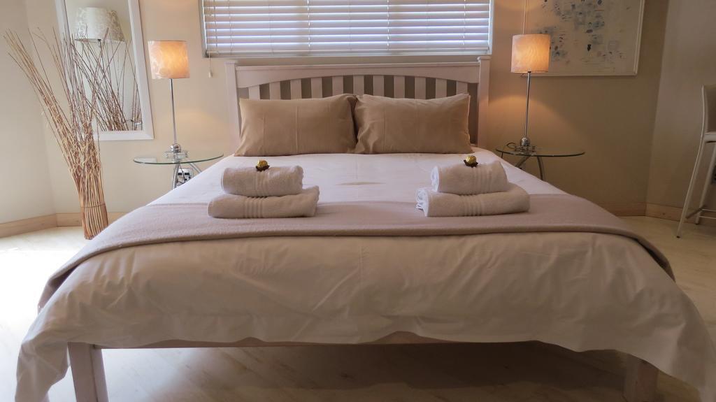 Kasa Nama Hotel Edgemead Szoba fotó