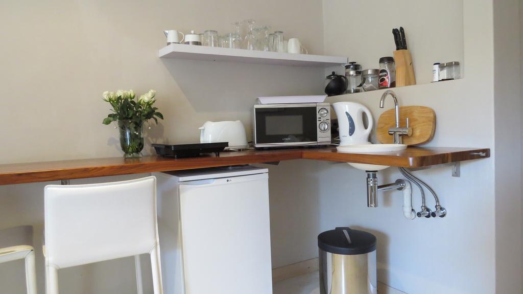 Kasa Nama Hotel Edgemead Szoba fotó