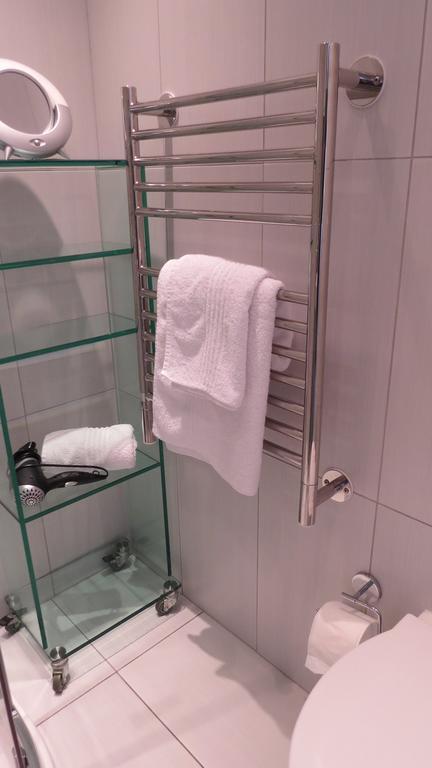 Kasa Nama Hotel Edgemead Szoba fotó