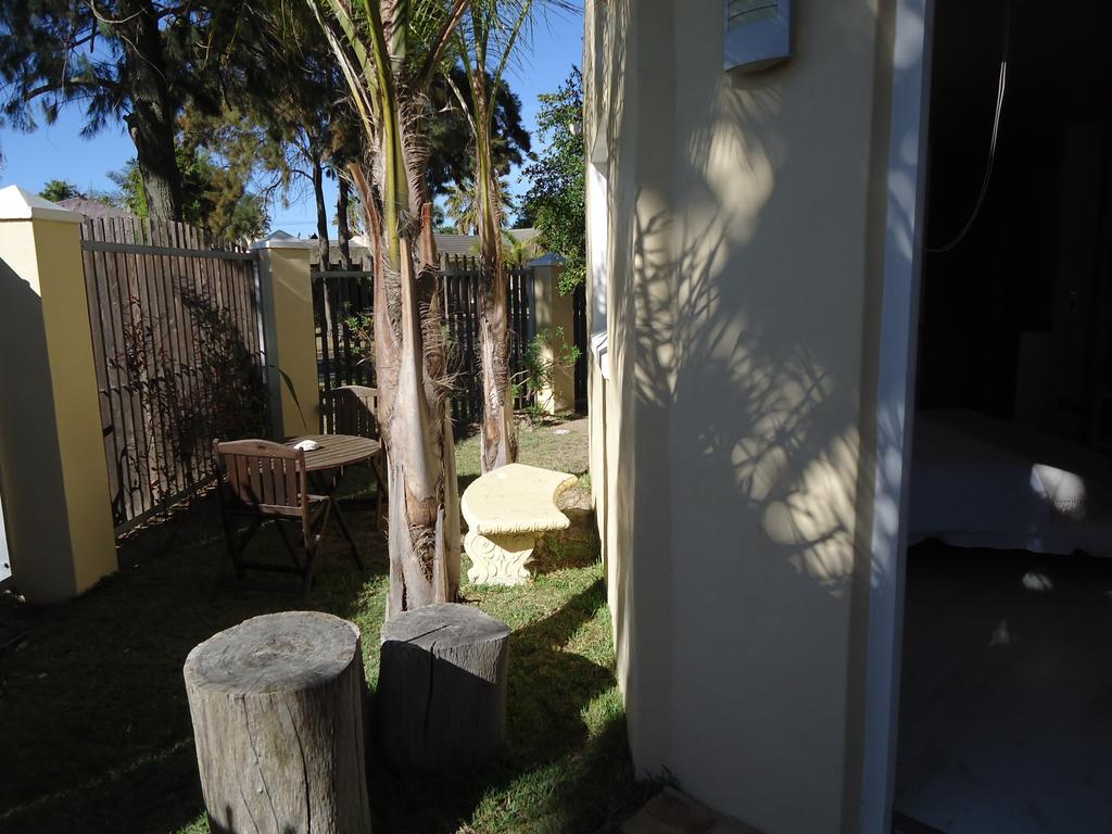Kasa Nama Hotel Edgemead Szoba fotó