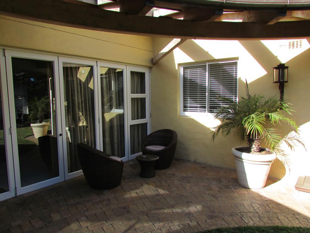 Kasa Nama Hotel Edgemead Szoba fotó